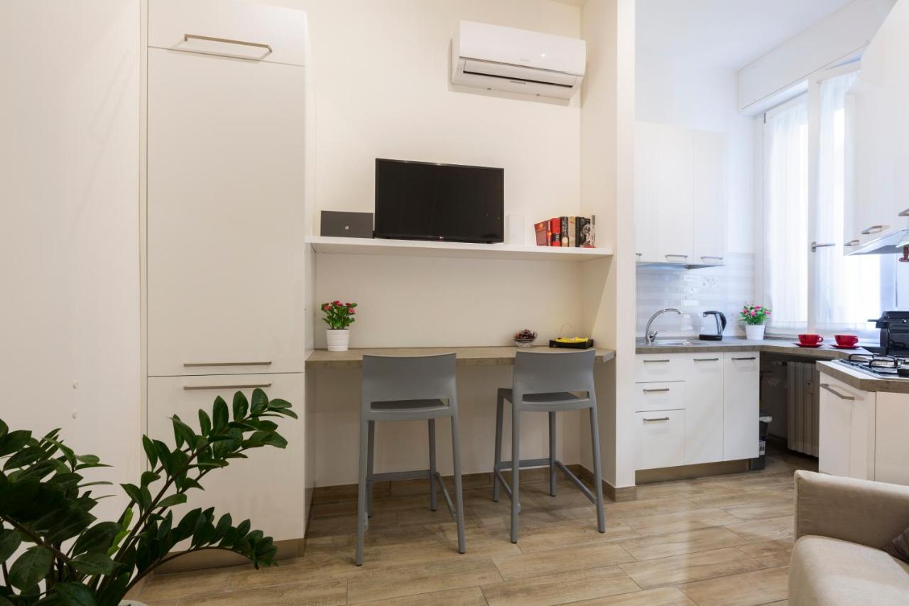 Yellow Line Apartment Милан Экстерьер фото