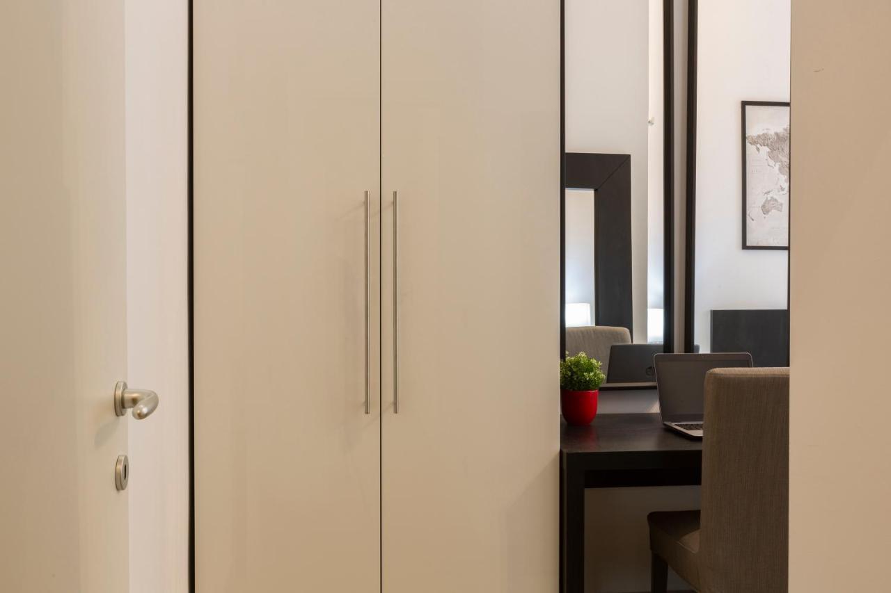 Yellow Line Apartment Милан Экстерьер фото
